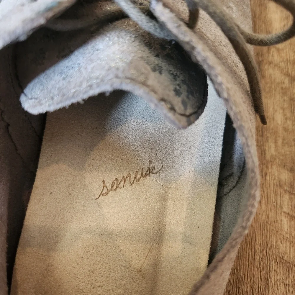Sanuk lace up